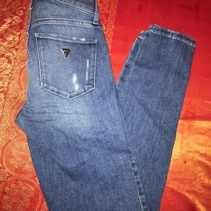 Guess blue jeans size 24 and 25